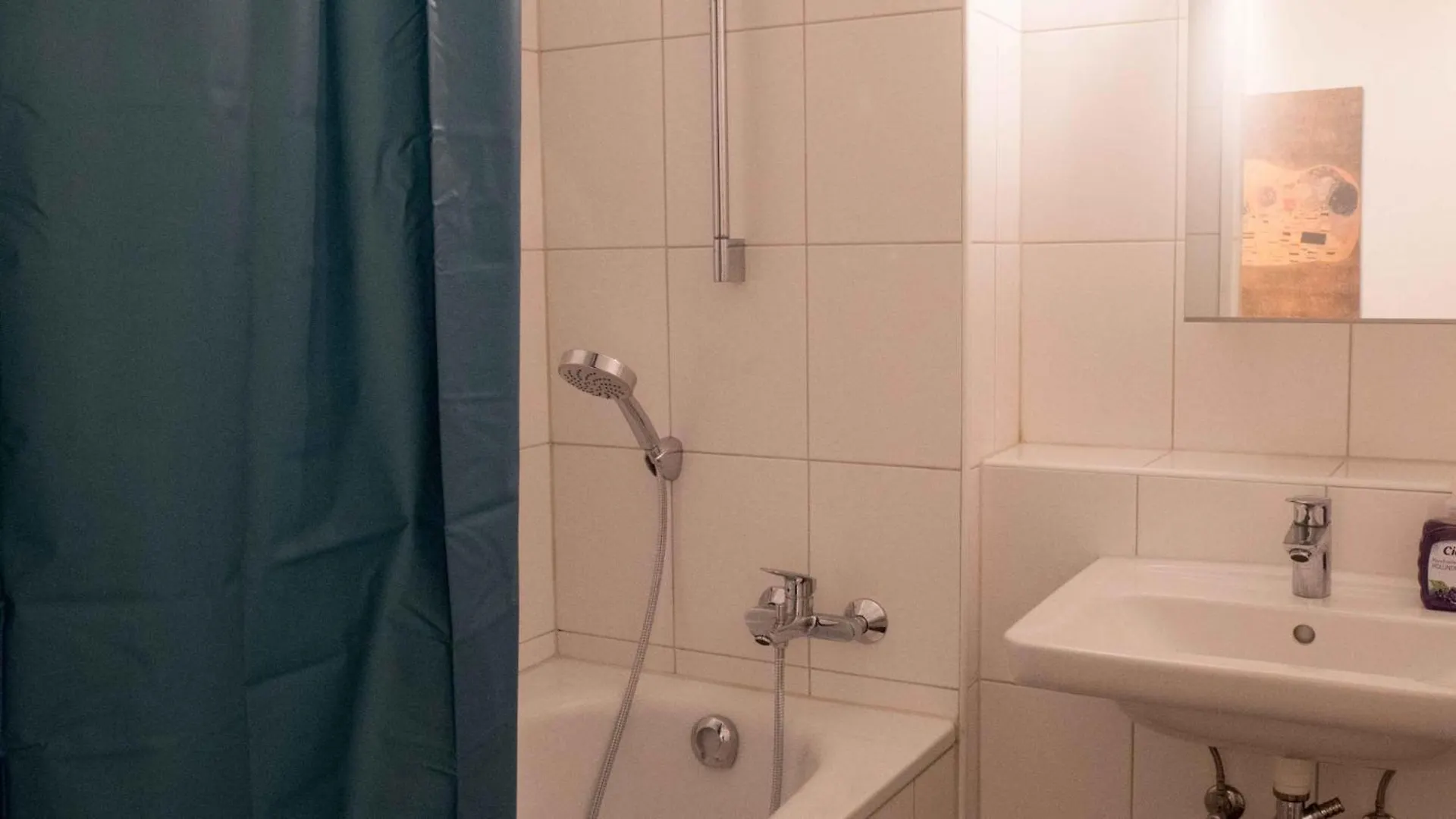 Apartment Work & Stay In Duesseldorf Germany